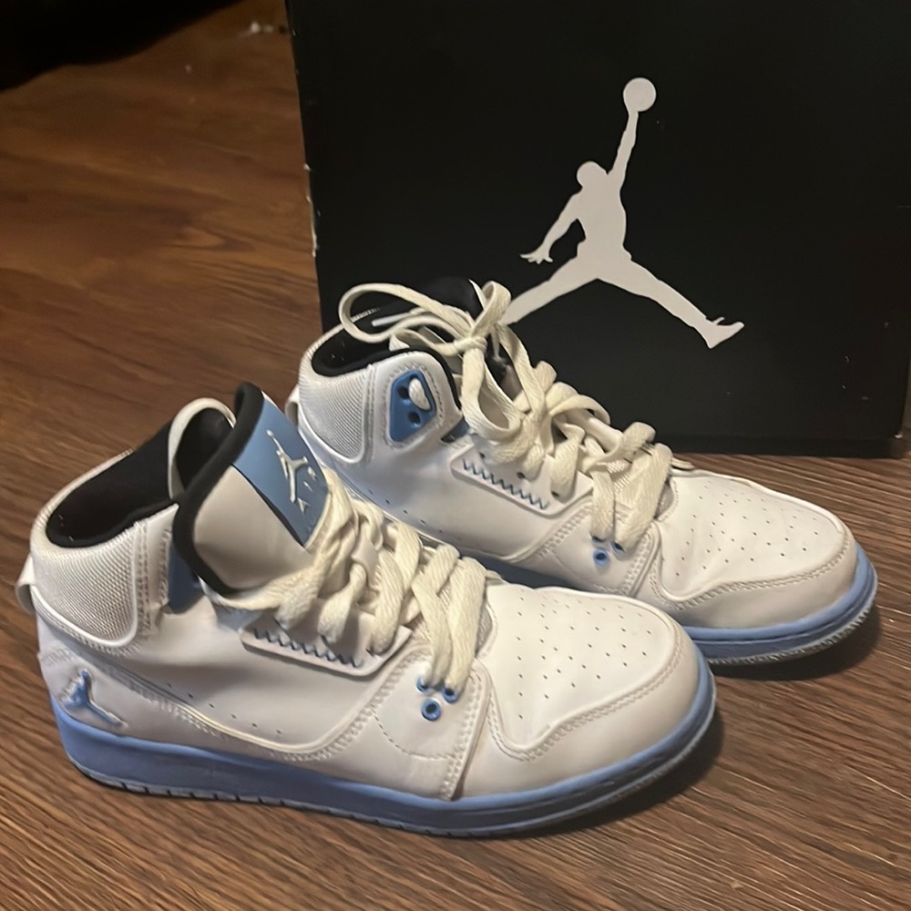 Brand new Jordan high tops worn once just not  really my style .